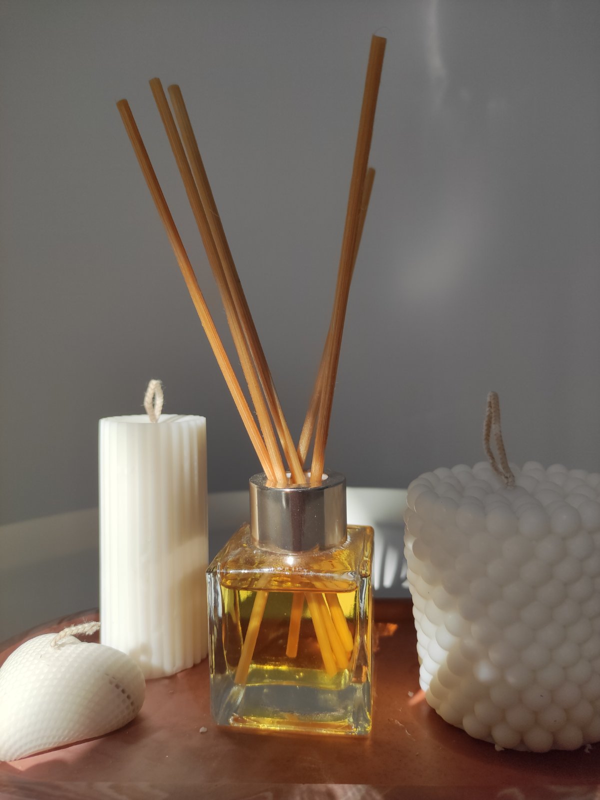 Χειροποίητα αρωματικά χώρου από αιθέραια έλαια σε διάφορα αρώματα και μεγέθη για κάθε χώρο.